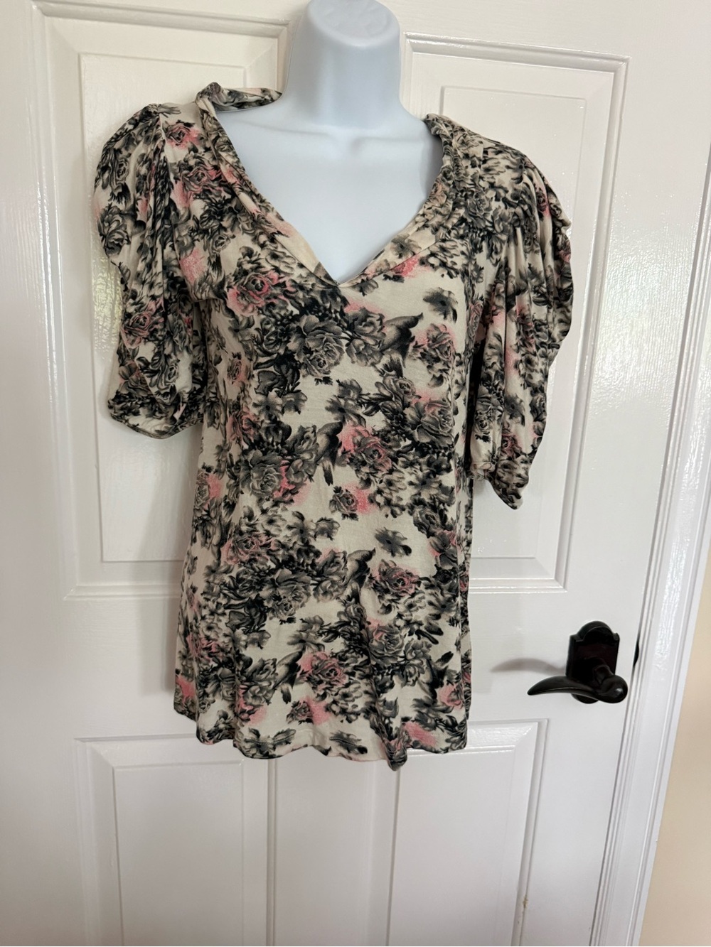 Women’s shirt Kimchi Blue brand size M floral print